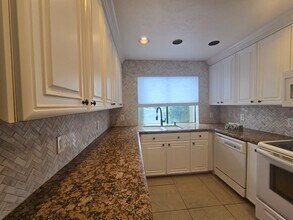 4360 Fountains Dr in Greenacres, FL - Building Photo - Building Photo