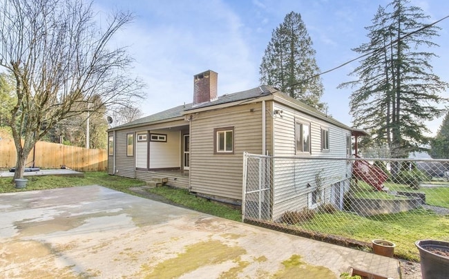 1610 Northlake Way NW in Bremerton, WA - Building Photo - Building Photo