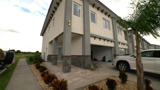 property at 2025 Greenbriar Ter