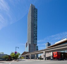 13495 Central Ave in Surrey, BC - Building Photo