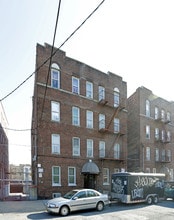 717 E 228th in Bronx, NY - Foto de edificio - Building Photo