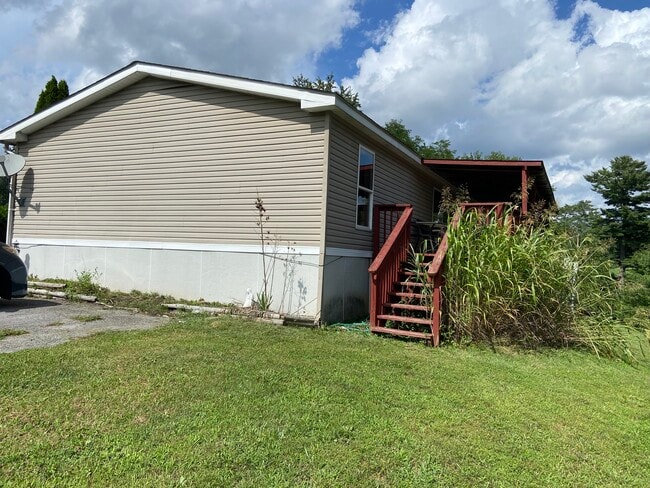 212 Silver Rd in Beaver, WV - Building Photo - Building Photo