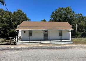 202 Spring St in Union, SC - Building Photo