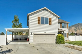 6790 Greenfield Ln in Tooele, UT - Building Photo - Building Photo