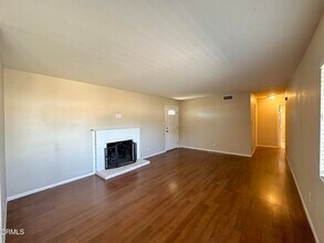 36 La Verne Ave in Ventura, CA - Building Photo - Building Photo