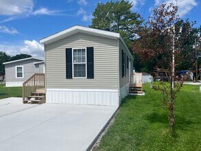 6610 Lear Nagle Rd in North Ridgeville, OH - Building Photo - Building Photo