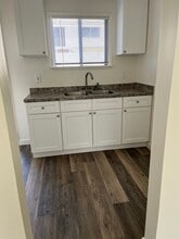 16016 S Harvard Blvd, Unit B in Gardena, CA - Foto de edificio - Building Photo