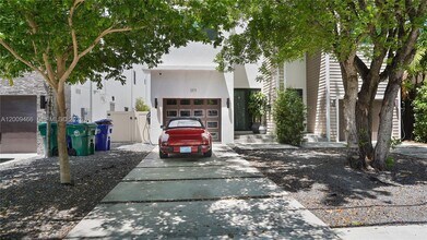 1371 SW 22nd Terrace in Miami, FL - Building Photo - Building Photo