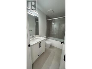 7793 19th Ave in Burnaby, BC - Building Photo - Building Photo