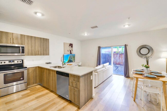 171 NW 158th St in Miami, FL - Building Photo - Building Photo