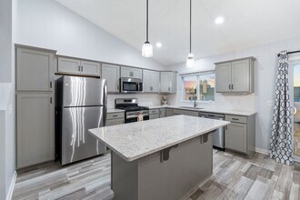 10913 Craig St in Omaha, NE - Foto de edificio - Building Photo