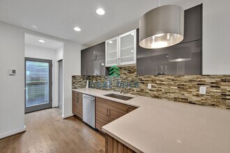 812 NW 49th St in Seattle, WA - Building Photo - Building Photo