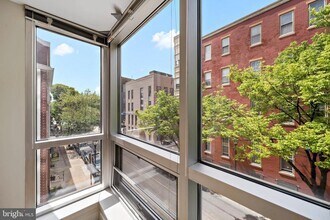 1034 Spruce St in Philadelphia, PA - Building Photo - Building Photo