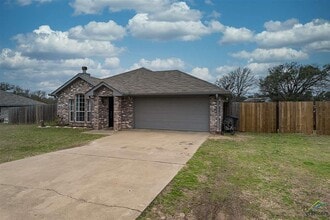 17653 Stacy St in Lindale, TX - Building Photo - Building Photo