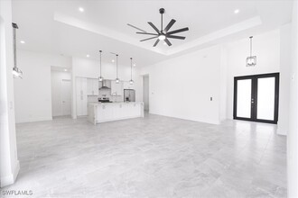 4308 NW 27th Ln in Cape Coral, FL - Foto de edificio - Building Photo