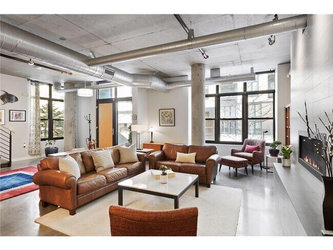 200 Park Ave-Unit -102 in Minneapolis, MN - Building Photo - Building Photo
