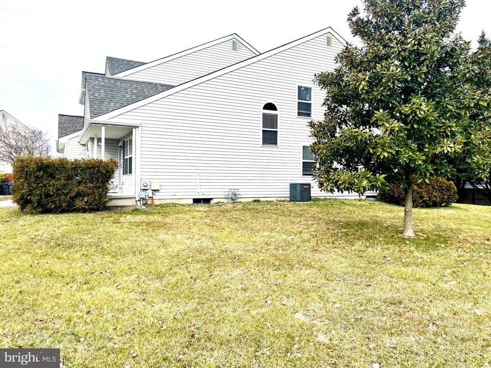 673 Warren Dr in Middletown, DE - Building Photo