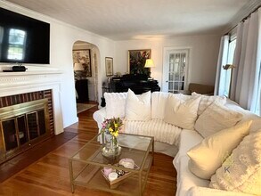 52 Hollywood Rd in Boston, MA - Building Photo - Building Photo