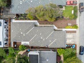 1446 Valota Rd in Redwood City, CA - Foto de edificio - Building Photo