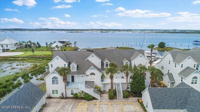 332 Village Dr