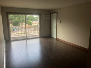 10801 S Harlem Ave-Unit -2S in Worth, IL - Building Photo - Building Photo