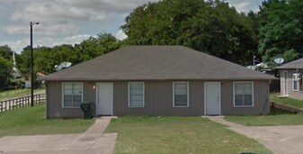 2813 W Shaw St in Tyler, TX - Building Photo