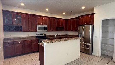 4484 Philadelphia Cir in Kissimmee, FL - Building Photo - Building Photo