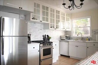 1030 4th St in Santa Monica, CA - Building Photo - Building Photo