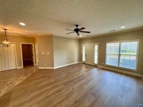21946 Williamsburg Dr in Athens, AL - Building Photo - Building Photo