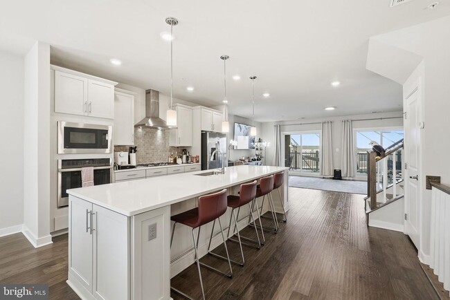 13252 Woodland Park Rd in Herndon, VA - Building Photo - Building Photo