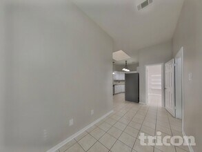 18707 Singing Woods Dr in Humble, TX - Foto de edificio - Building Photo