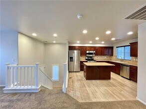 6484 Arbury Hall in Las Vegas, NV - Building Photo - Building Photo