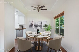 1766 E Avenida De Las Flores in Thousand Oaks, CA - Building Photo - Building Photo