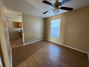 1709 Cedarhill Dr, Unit Unit B in Killeen, TX - Foto de edificio - Building Photo