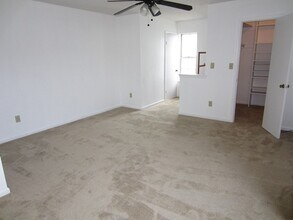 131 Castilian Dr in Virginia Beach, VA - Building Photo - Building Photo