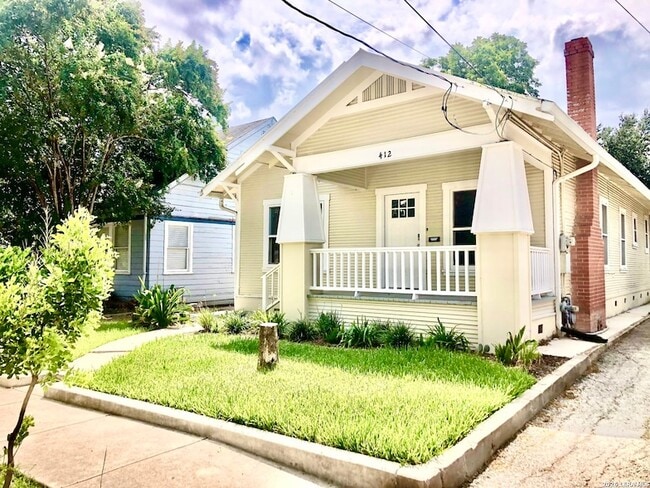 property at 412 E Myrtle St