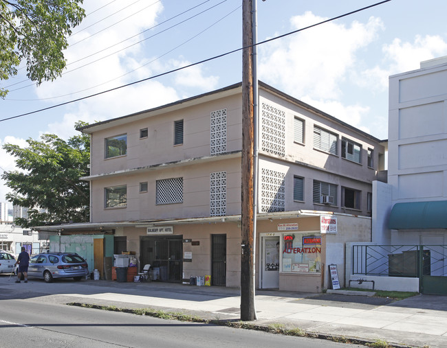 1716 Kalakaua Ave in Honolulu, HI - Building Photo - Building Photo