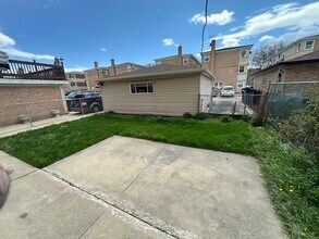 8645 W Summerdale Ave in Chicago, IL - Building Photo - Building Photo