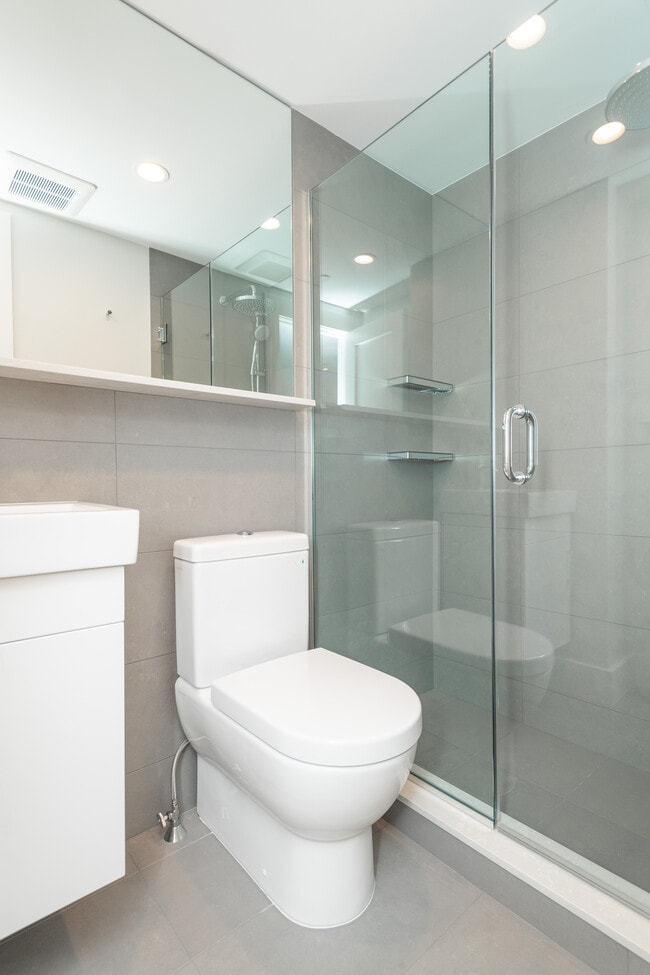 461 Massachusetts Ave, Unit 3 in Boston, MA - Foto de edificio - Building Photo