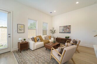 864 Paul Quinn St in Houston, TX - Foto de edificio - Building Photo