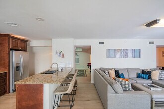 6411 E Thunderbird Rd in Scottsdale, AZ - Building Photo - Building Photo