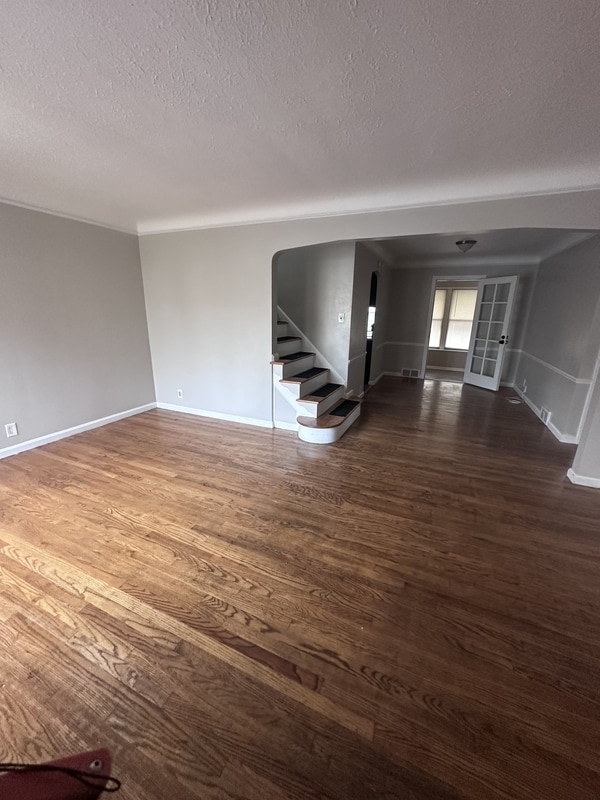 property at 1240 Avondale Rd