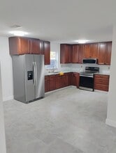 512 Fulton St in Daytona Beach, FL - Building Photo - Building Photo