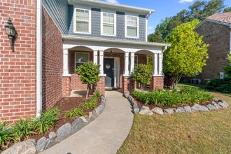 3450 Dalwood Dr in Suwanee, GA - Foto de edificio - Building Photo