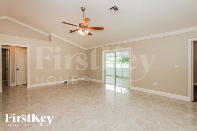 108 North Ave in Lehigh Acres, FL - Building Photo - Building Photo