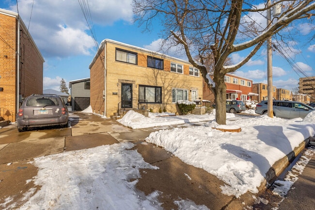 5236 W 54th St in Chicago, IL - Foto de edificio - Building Photo