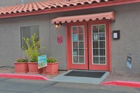 Building Photo - Papago Gardens Apartments in Phoenix, Arizona
