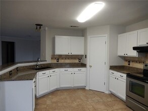 116 Rinehardt St in Hutto, TX - Building Photo - Building Photo