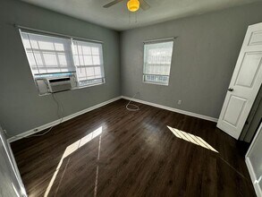 3060 21st Ave S in St. Petersburg, FL - Building Photo - Building Photo