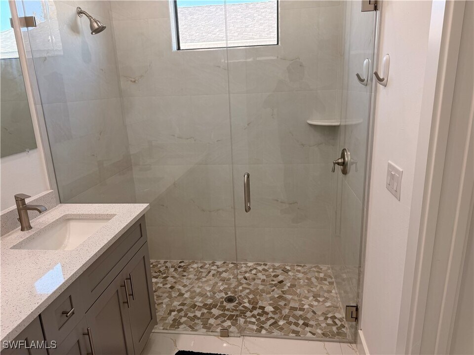 941 Columbus Blvd in Lehigh Acres, FL - Building Photo